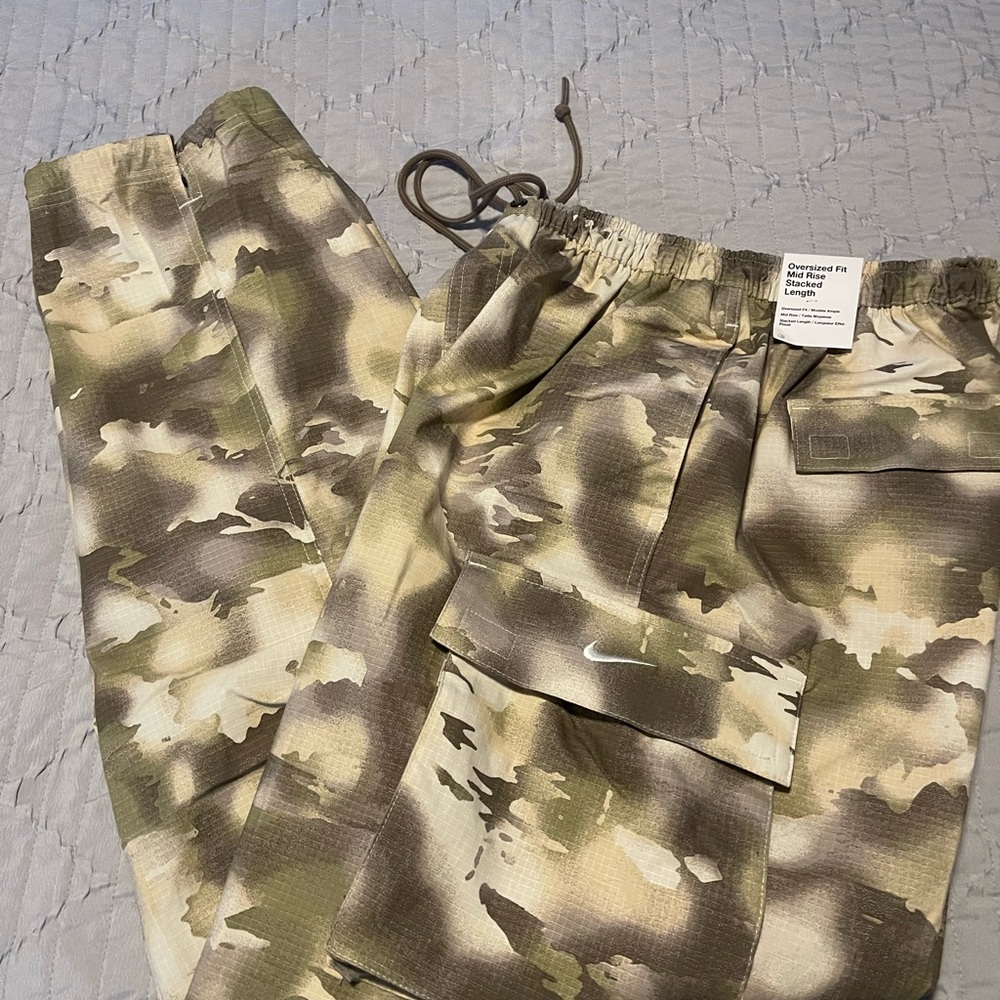 Brand new nike women cargo camo pants